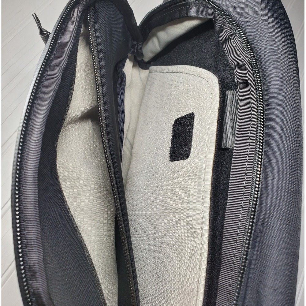 NEW Alpaka Metro Crossbody Left Shoulder 10L Sling Bag Black Axoflux 210D - Picture 7 of 12